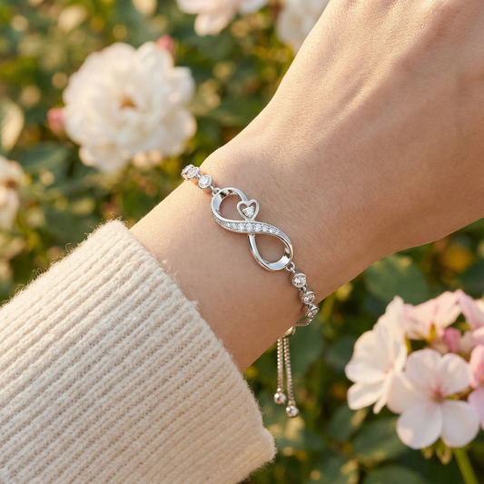Bracciale Infinito Donna in Argento 925 con Cuore e Cristalli