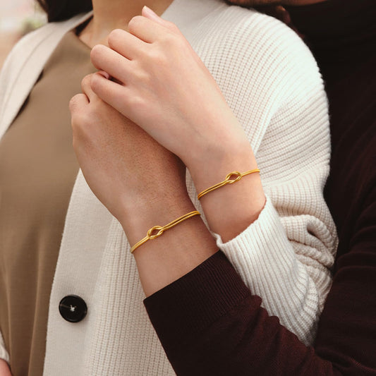 Bracciali Coppia Nodo Infinito Oro – Set Elegante Amicizia e Amore
