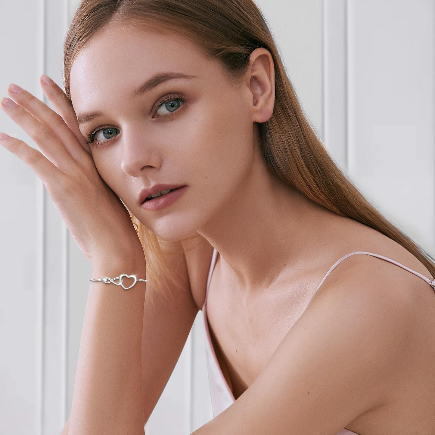 Bracciale Infinito Donna in Argento 925 con Cuore